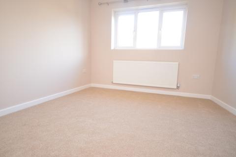 3 bedroom townhouse to rent, Cliffe Road Strood ME2