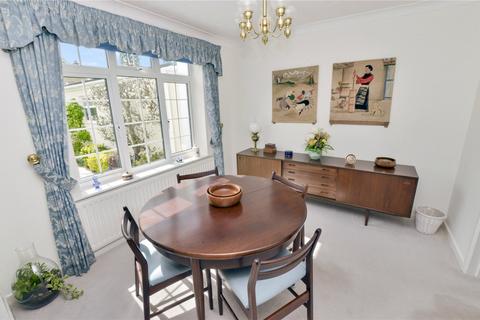 17 Arnold Road, West Moors, Ferndown, BH22 0JX