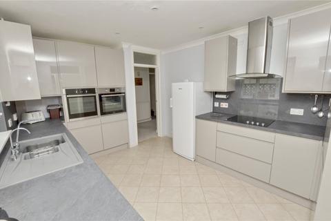 17 Arnold Road, West Moors, Ferndown, BH22 0JX