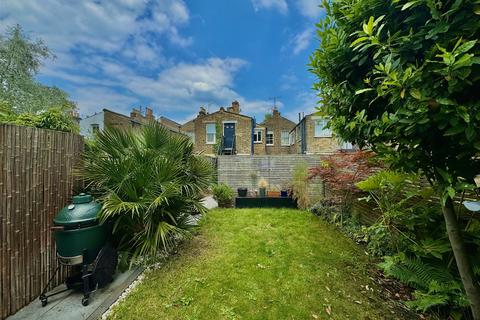 19a Alloway Road, London, E3 5AS