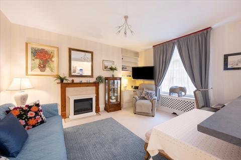 1 bedroom flat for sale, Chelsea Manor Street, London, SW3