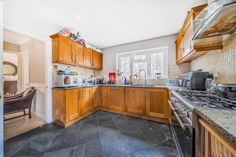 4 bedroom detached house for sale, Radnor Close, Chislehurst