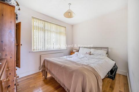 4 Radnor Close, Chislehurst, BR7 6SH