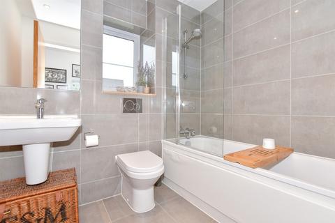6 Ashfield Close, Snodland, ME6 5FN