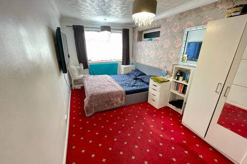 27 Bampton Road, Luton, LU4 0DD
