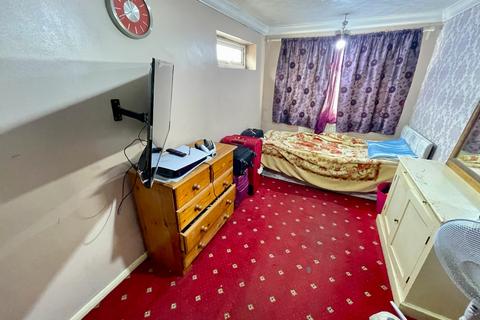 27 Bampton Road, Luton, LU4 0DD