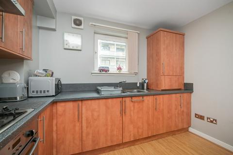 15/4 Hawkhill Close, Edinburgh, EH7 6AL