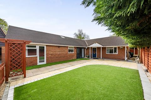 4 bedroom bungalow for sale, Duffield Road, Woodley, Reading