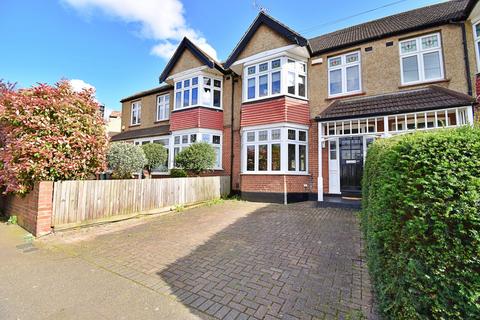 3 bedroom terraced house to rent, Oak Hill, Woodford Green, Essex. IG8 9PA