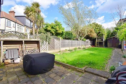 3 bedroom terraced house to rent, Oak Hill, Woodford Green, Essex. IG8 9PA