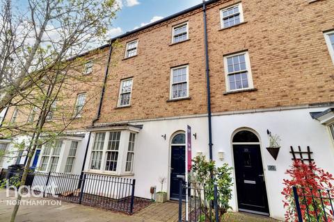 4 bedroom townhouse for sale, Clickers Place, Northampton
