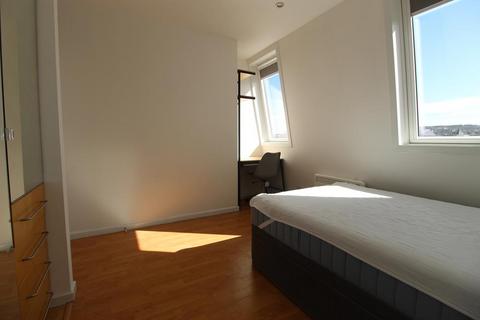 1 bedroom flat to rent, Holburn Street, Top Floor, Aberdeen, AB10