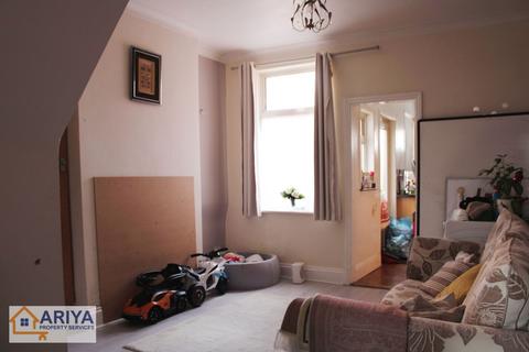 2 bedroom terraced house to rent, Turner Road, Humberstone, Leicester LE5
