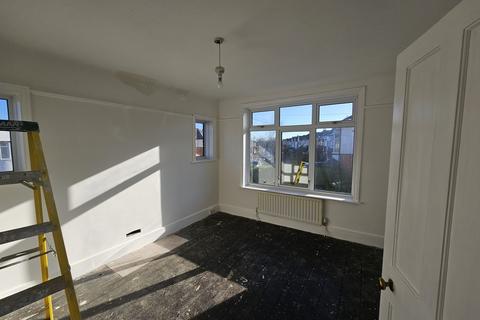 3 bedroom flat for sale, Jumpers Avenue, Christchurch BH23