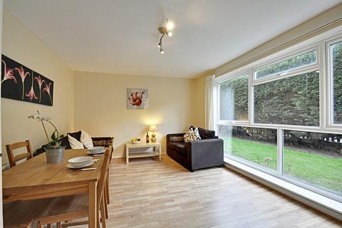 2 bedroom flat for sale, Oxbridge Court , Oxford Road North, London, W4