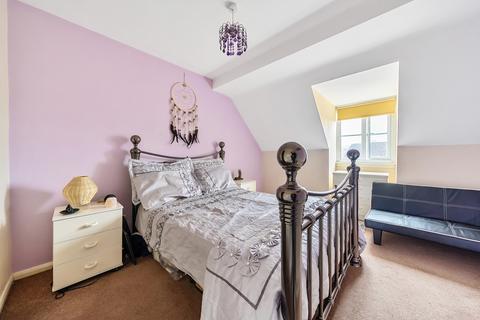 36 The Heys, Ashton-under-lyne, OL6 9BF