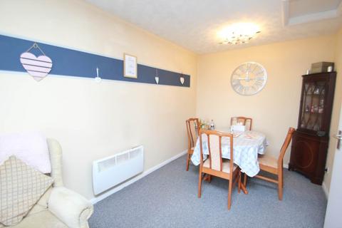 2 bedroom flat for sale, Cambridge Road, Southend On Sea