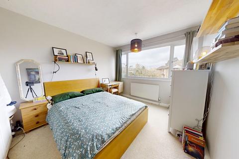 2 bedroom flat for sale, Oathall road, Haywards Heath, RH16