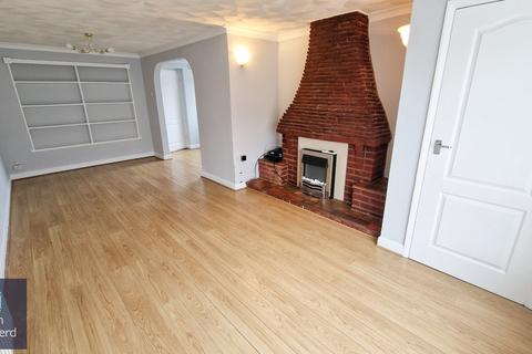 2 bedroom semi-detached house to rent, Warwick Close, Studley, Warwickshire, B80