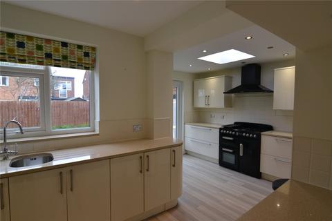 3 bedroom semi-detached house to rent, Farringdon Road, Marden Farm, Cullercoats, NE30