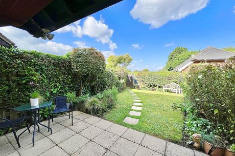 2 bedroom cottage for sale, Bearwood Road, Wokingham RG41