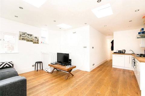 3 bedroom apartment for sale, Wallgrave Road, Earls Court, London, SW5