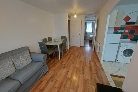 1 bedroom apartment to rent, Springwood Crescent, Edgware HA8