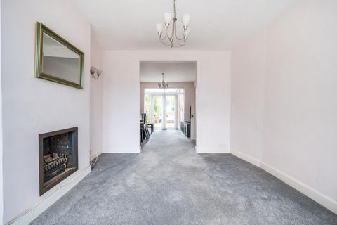 98 Stoneleigh Avenue, Worcester Park, KT4 8XY
