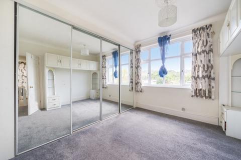 98 Stoneleigh Avenue, Worcester Park, KT4 8XY