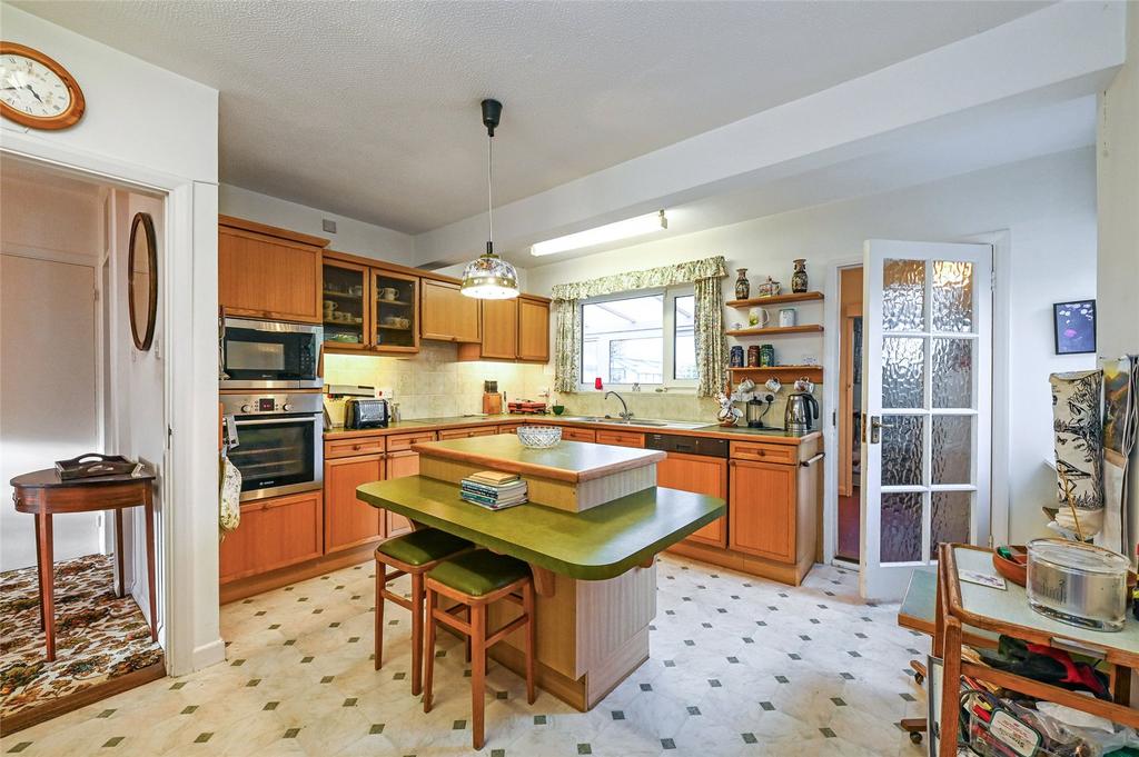 Kitchen/Breakfast Rm