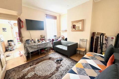 59 Avenons Road, London, E13 8HU