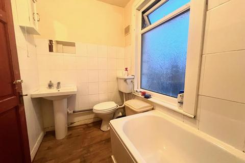59 Avenons Road, London, E13 8HU