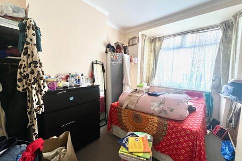 59 Avenons Road, London, E13 8HU