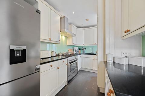 Flat 12a, Allen Mansions Allen Street, London, W8 6UY