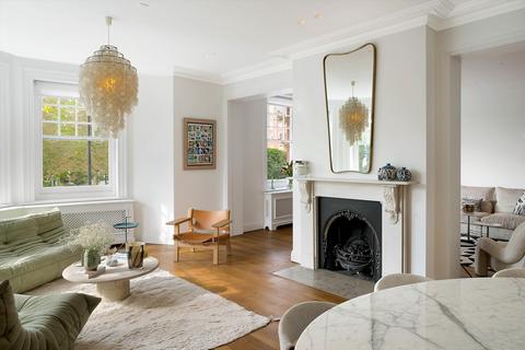 4 bedroom flat for sale, Campden Hill Court, London, London, W8