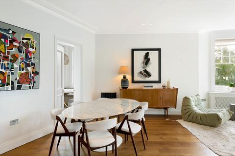 4 bedroom flat for sale, Campden Hill Court, London, London, W8