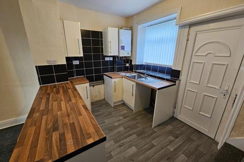 3 bedroom terraced house to rent, Birch Street, Bacup
