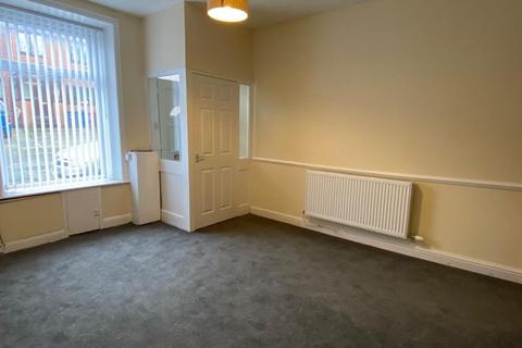 2 bedroom terraced house to rent, Gordon Street, Darwen