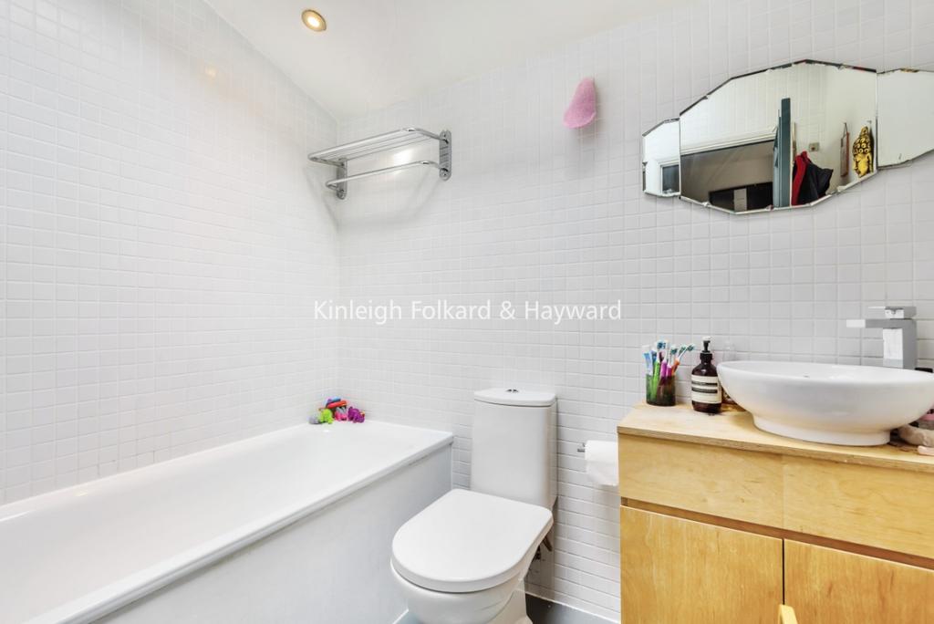 D67000c7-60de-4ca...