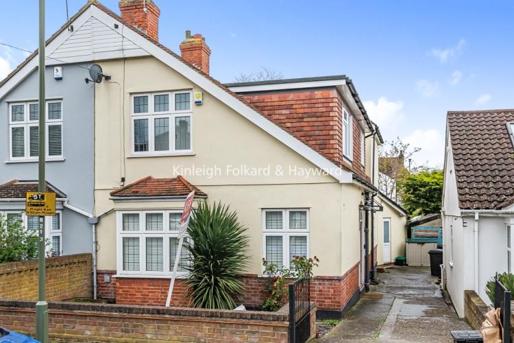 Walkden Road Chislehurst BR7 4 bed house to rent £2,600 pcm (£600 pw)