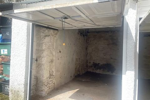 Garage to rent, Exminster