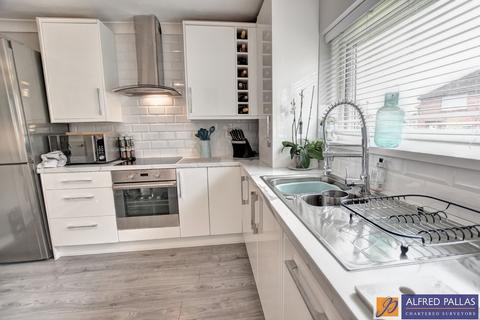 2 bedroom apartment for sale, Poplar Drive, Whitburn