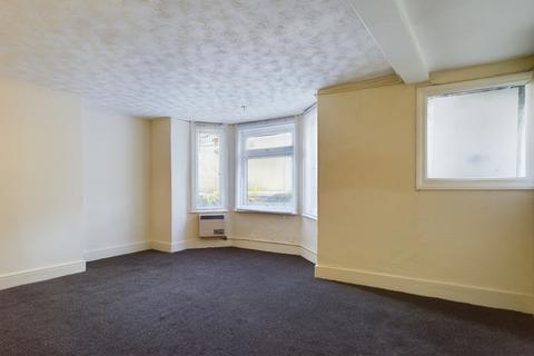 2 bedroom ground floor flat to rent, Dover Road, Folkestone