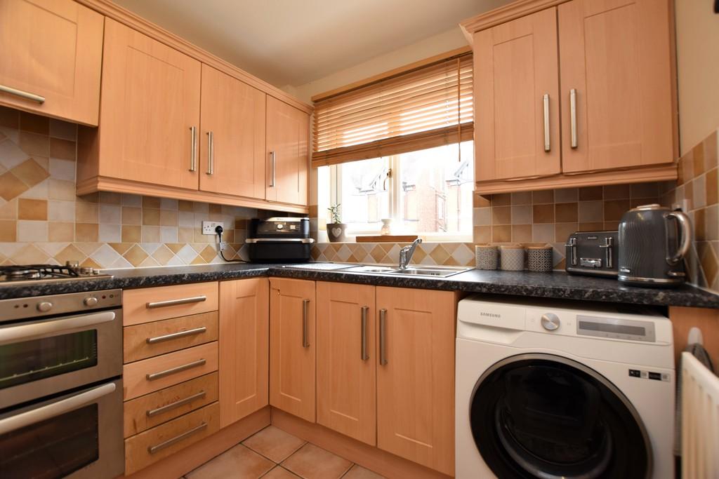 Oaston Road, Nuneaton 3 bed semidetached house for sale £190,000