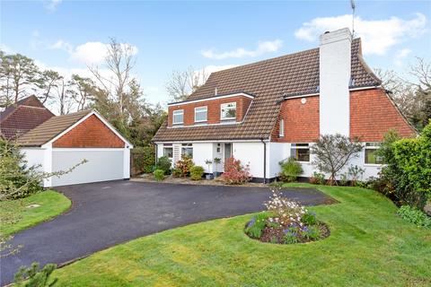 4 bedroom detached house for sale, Giffards Meadow, Farnham, Surrey, GU9