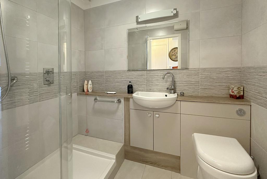 18 Parish Court - Bathroom
