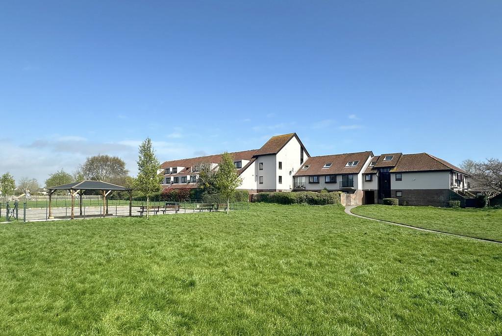 18 Parish Court - Afar