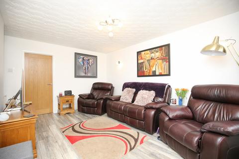 15 Trentham Road, Hartshill, Nuneaton, CV10 0SN
