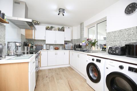 15 Trentham Road, Hartshill, Nuneaton, CV10 0SN