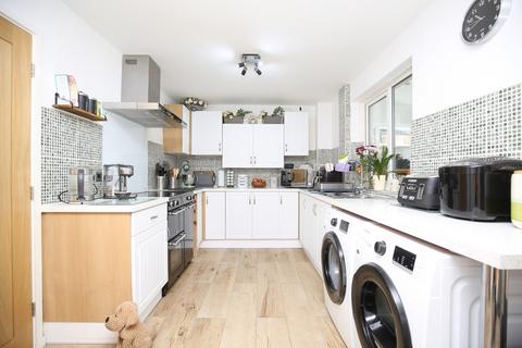 15 Trentham Road, Hartshill, Nuneaton, CV10 0SN